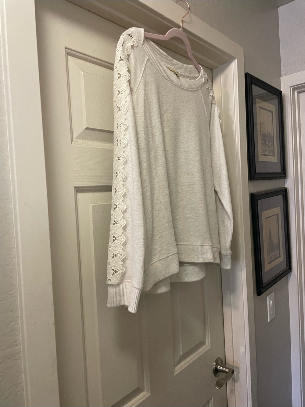 Democracy Cream Logo-Tag Lightweight Top